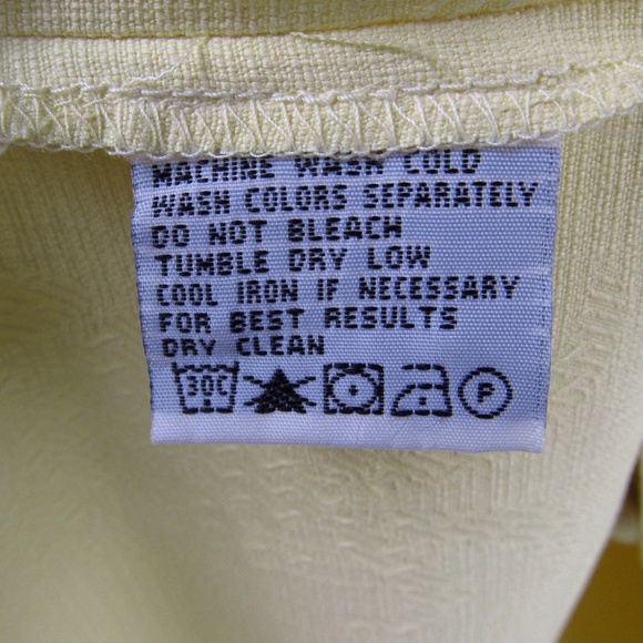 Tommy Bahama Silk Embroidered Camp Shirt Challenge - Picture 8 of 8